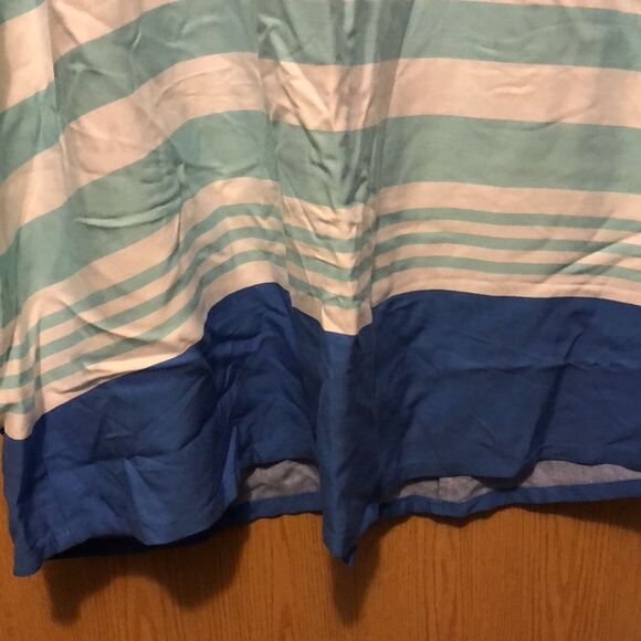 Southern Tide size large razor back tank top with chest pocket - Picture 6 of 9